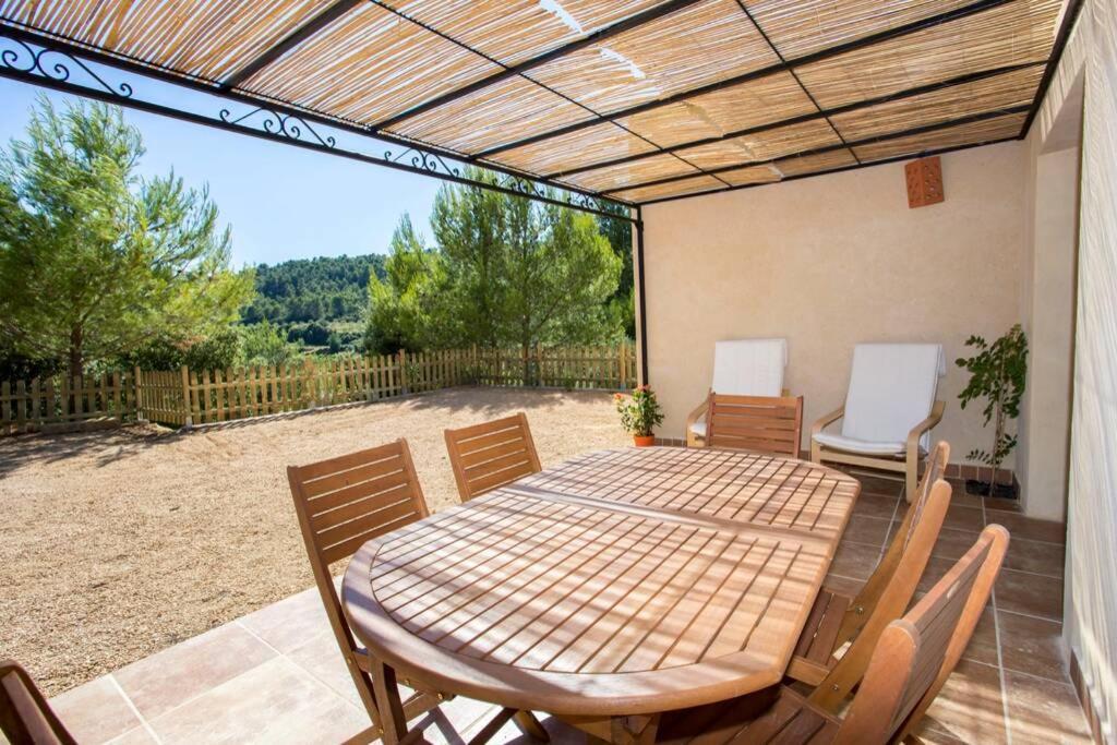 L'Arbre à soleil Villa Aigues-Vives  Eksteriør billede