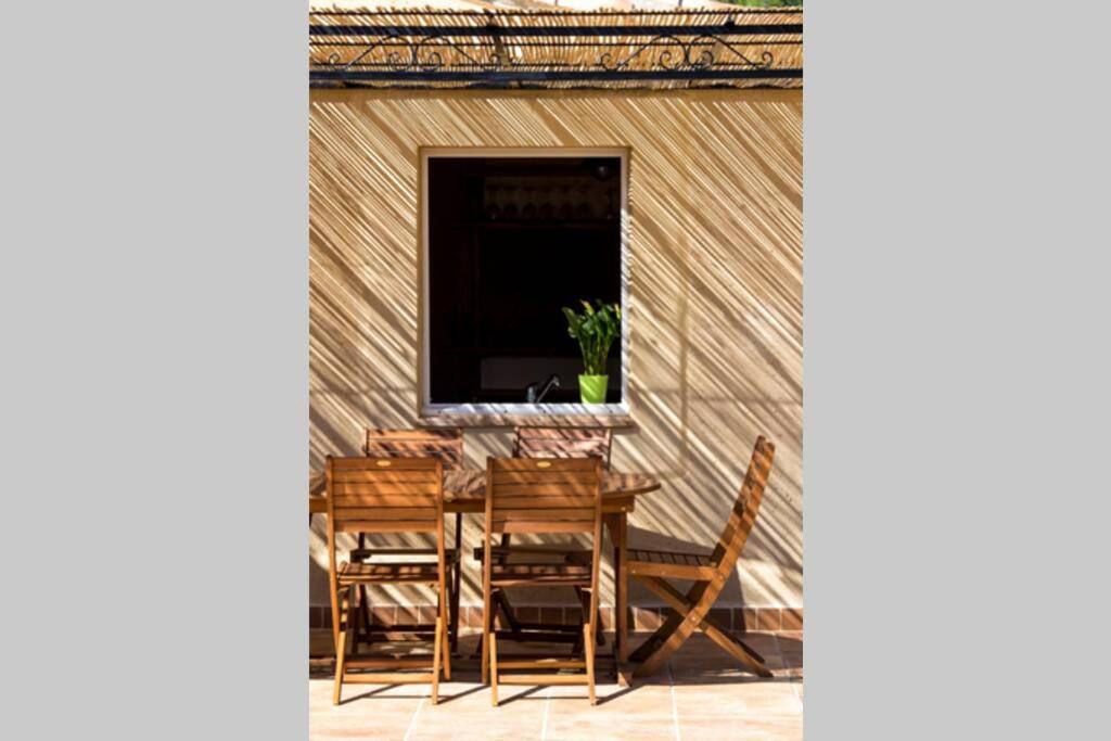 L'Arbre à soleil Villa Aigues-Vives  Eksteriør billede